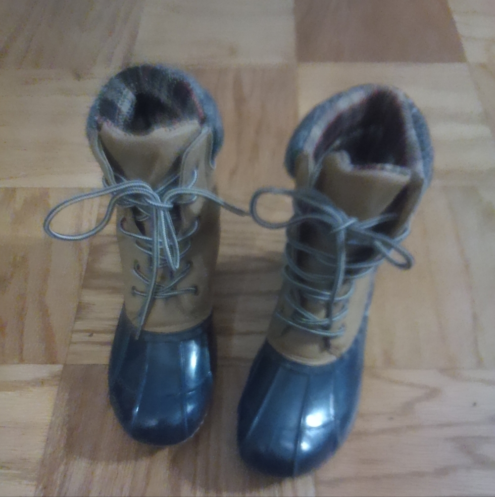 Just Fab Duck Boots Stylish Women's Tan and Blue Boots